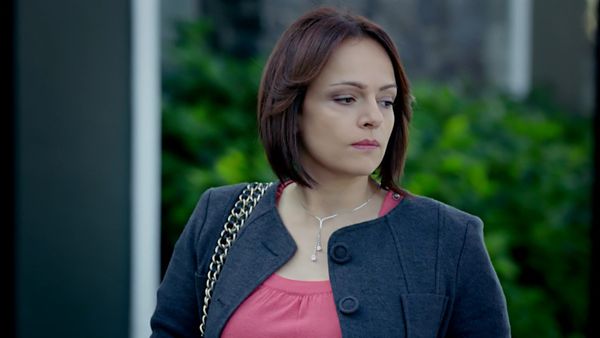 Iffet (LAS) - Episodio 10