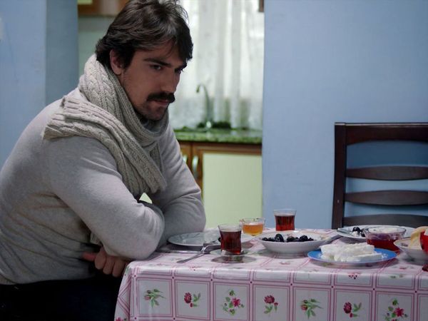 Iffet (LAS) - Episodio 18
