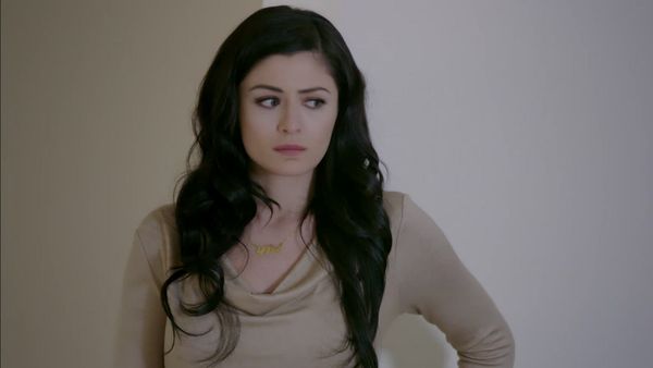 Iffet (LAS) - Episodio 19