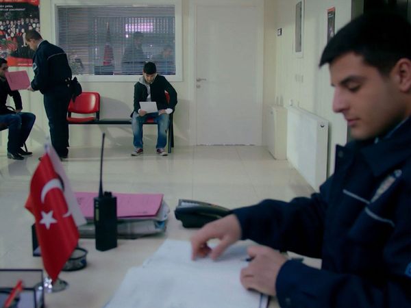 Iffet (LAS) - Episodio 22