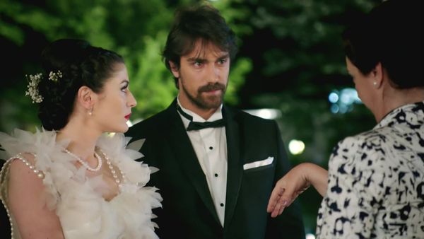 Iffet (LAS) - Episodio 35