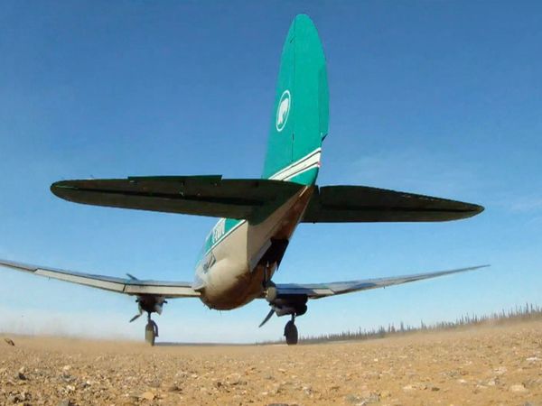 Pilotos del ártico - Voladura de presas