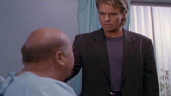 MacGyver - Hind-Sight