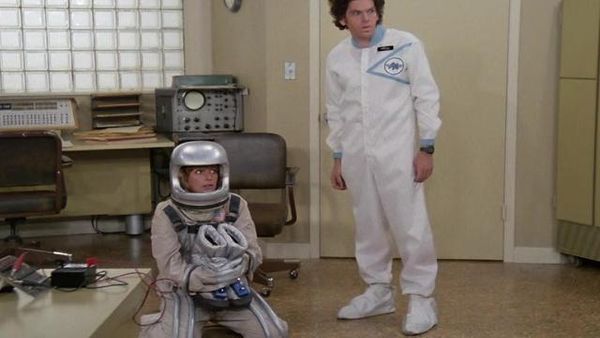 Laverne & Shirley - Lost In Spacesuits