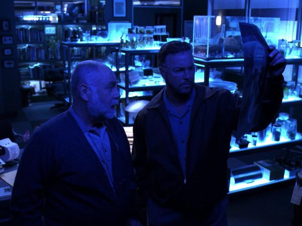 CSI en español - Por el desagüe