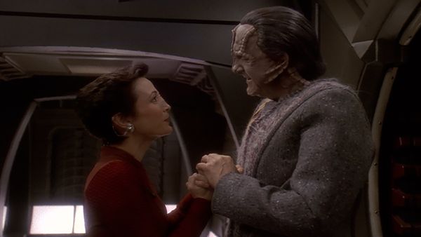 Star Trek: Deep Space Nine - Bånd av blod og vann
