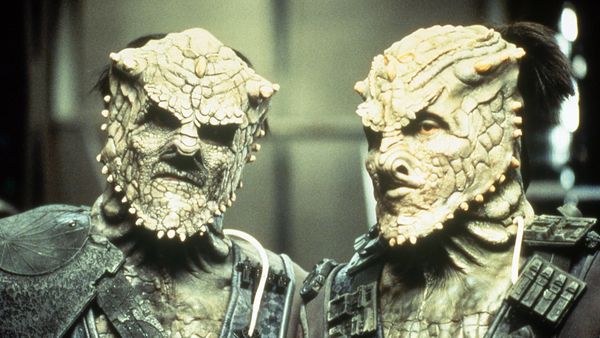 Star Trek: Deep Space Nine - Favor The Bold