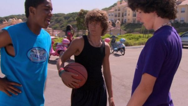 Zoey 101 - Quinn e a alpaca