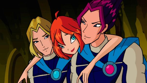 Winx Club - Asaltando torre de nubes