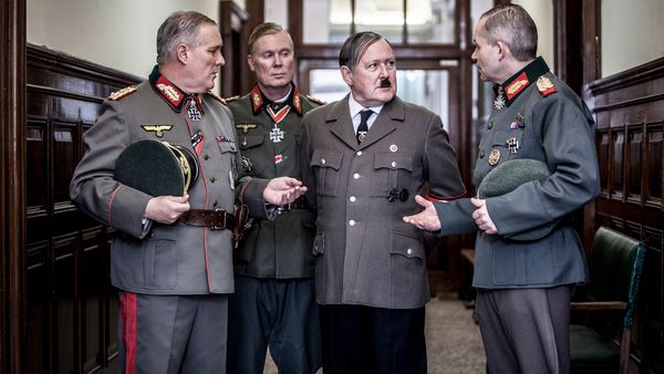 Hitler's Circle of Evil - Beginning of the End