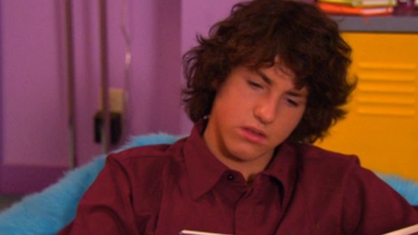 Zoey 101 - La maldición de la PCA, Parte 1