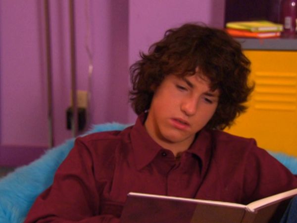 Zoey 101 - La maldición de la PCA, Parte 1