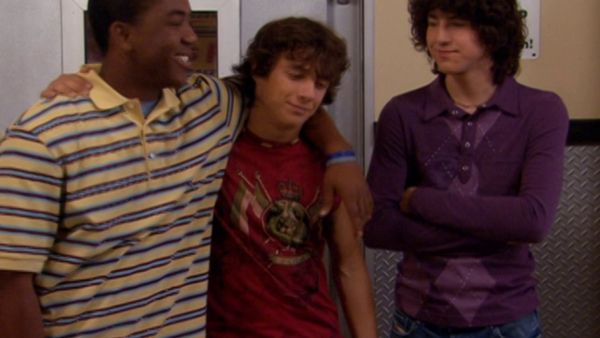 Zoey 101 - Las costillas de Zoey
