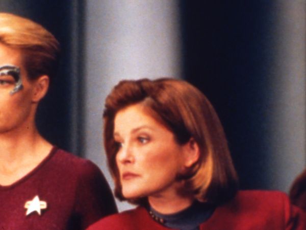 Star Trek: Voyager - Dragon's Teeth