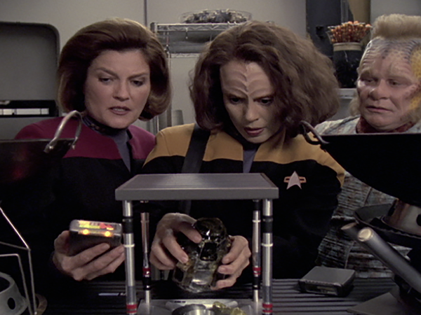Star Trek: Voyager - Live Fast And Prosper
