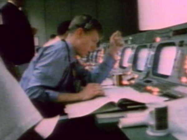 20th Century with Mike Wallace - Crisis in Space: The Real Story of Apollo 13