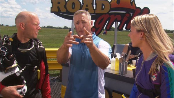 Road Grill - Skydiving
