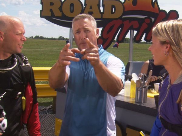 Road Grill - Skydiving