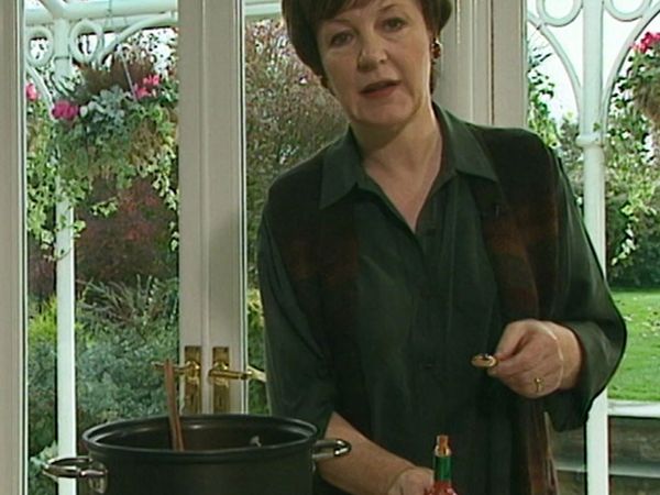 Delia Smith's Winter Collection - Warm Soups and Hot Suppers