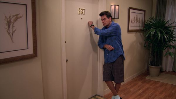 Anger Management - Charlie & Sean & The Battle of the Exes