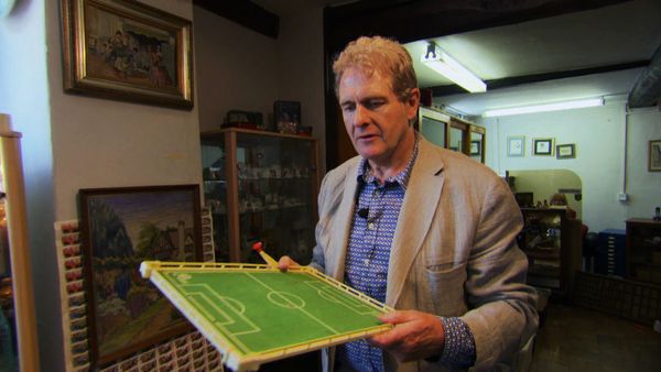 Celebrity Antiques Road Trip - Robert Bathurst and Amanda Donohue