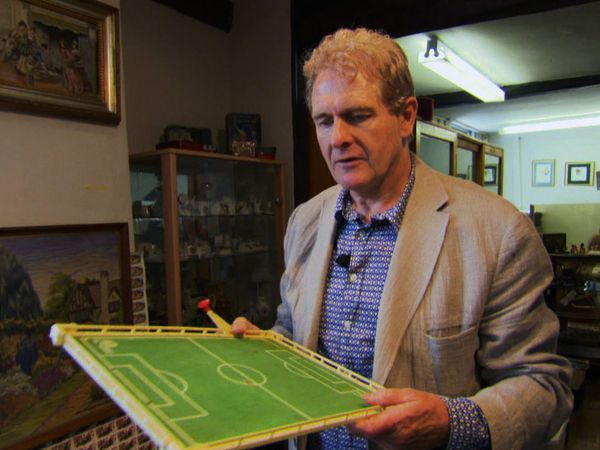 Celebrity Antiques Road Trip - Robert Bathurst and Amanda Donohue