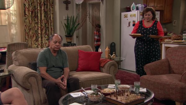 Anger Management - Charlie and the Hot Latina