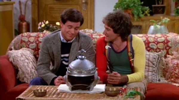 Mork & Mindy - Mork Goes Public