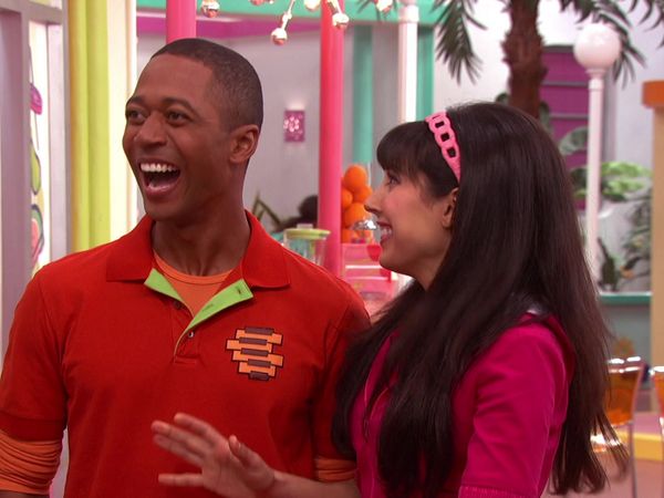 The Fresh Beat Band - Giant Pizza