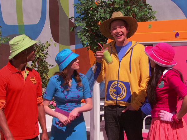 The Fresh Beat Band - The Fresh Bots