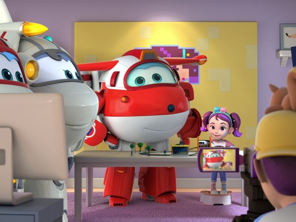 Super Wings - Webcaster Disaster / Fun in the Philippines