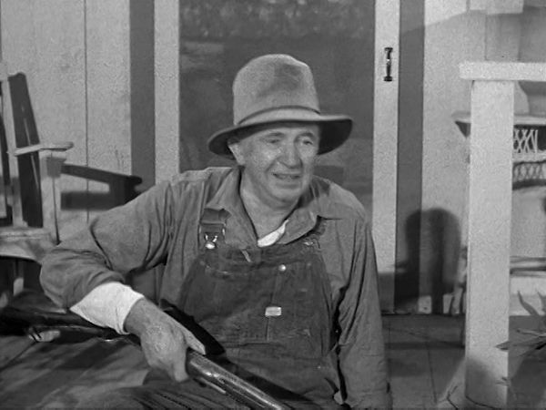 The Real McCoys - Grampa Sells His Gun