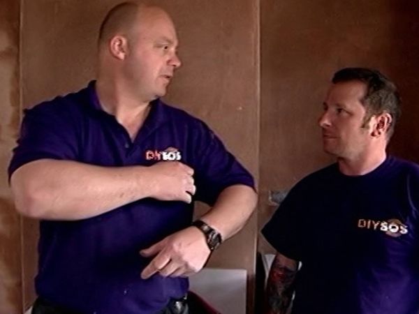 DIY SOS - A Home for Howards