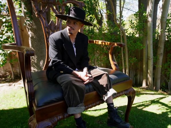 MTV Cribs LT - Ashlee Simpson & Evan Ross / Michael Blackson / Johnny Weir