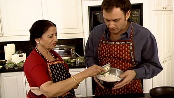 Loving Spoonfuls - Malati Srinivasan
