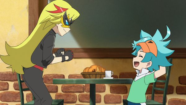 Beyblade Burst - ¡El misterioso Blader enmascarado!
