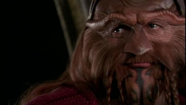 Farscape - Farscape: S2 E20 - Liars, Guns And Money, Part 2: With Friends Like These