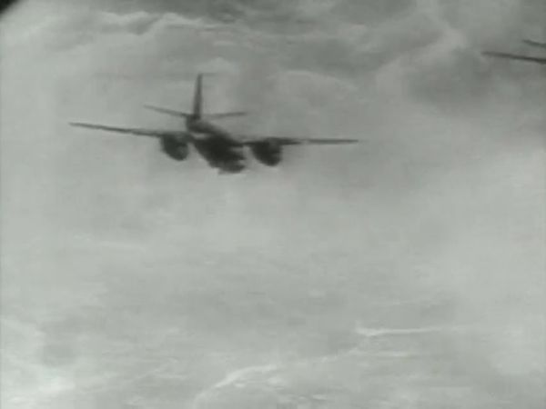 The Complete History of Air Combat - Maximum Effort: Prelude to Invasion