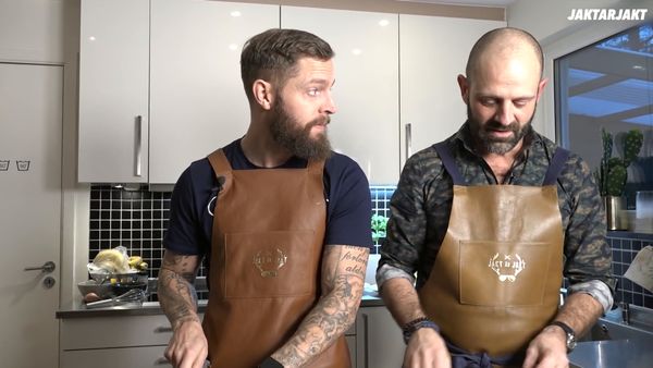Jakt Är Jakt - Danne Och Jompen Lagar Mat & Hundförarbössor