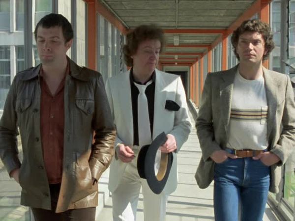 The Professionals - The Gun