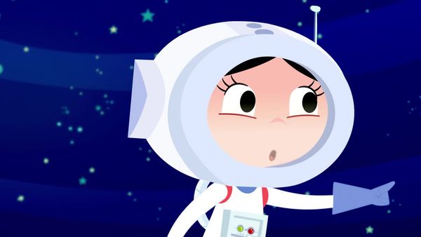 Earth to Luna - Blowing bubbles / Drawings in the Sky
