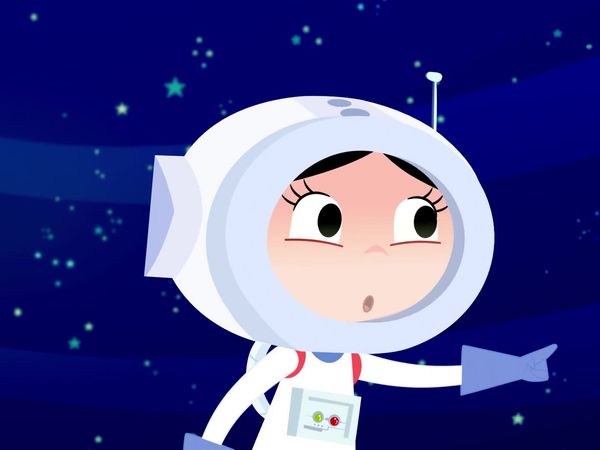 Earth to Luna - Blowing bubbles / Drawings in the Sky