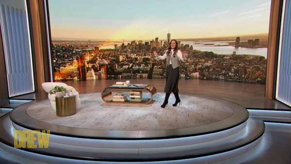 The Drew Barrymore Show - Billy Gardell & Folake Olowofoyeku, Break The Cycle: Bad Sleep Habits, Drew’s News with Kat Graham