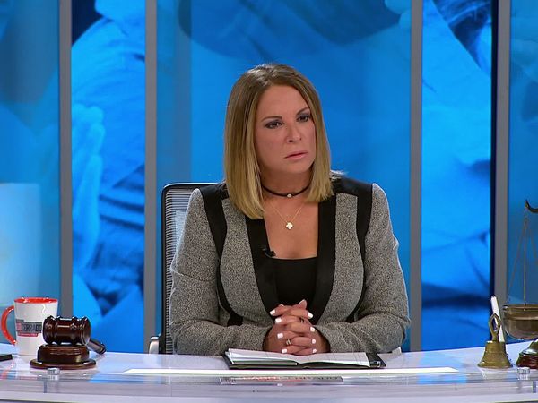 Caso Cerrado (LAS) - Cariñito ahumado / Pobre Lola