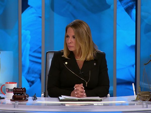 Caso Cerrado (LAS) - Quién ganó la pelea / Tres contra una