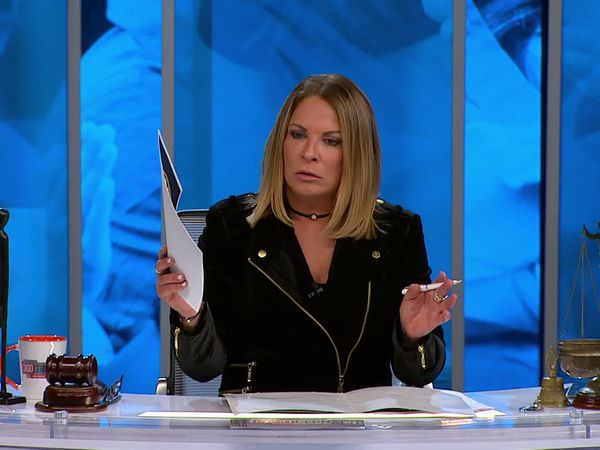 Caso Cerrado (LAS) - La cara de la vida / Vajilla familiar