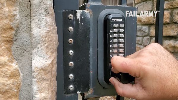 Best Fails of the Month - Best Fails of the Month | Ep. 3.10