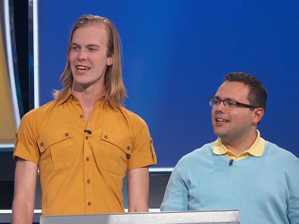 Emogenius - Team Bible Babes vs. Team Lords of the Boards
