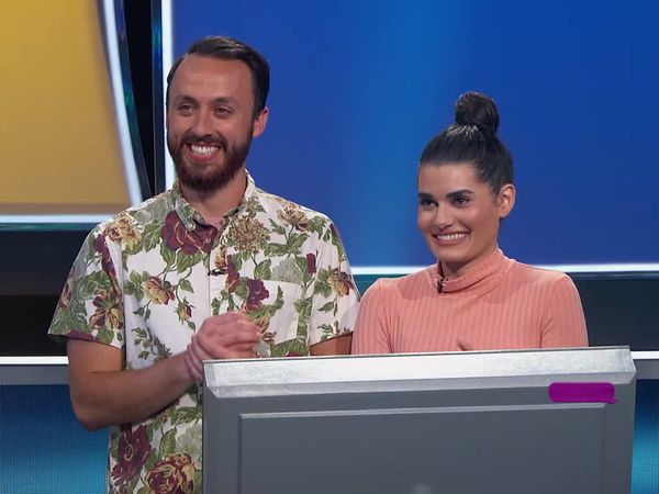 Emogenius - Team Spontaneous K's vs. Team Just Us Girls