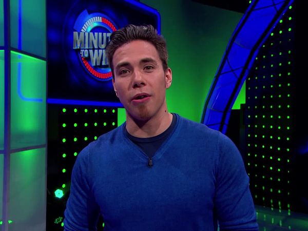 Minute To Win It - Team Crazy Eights